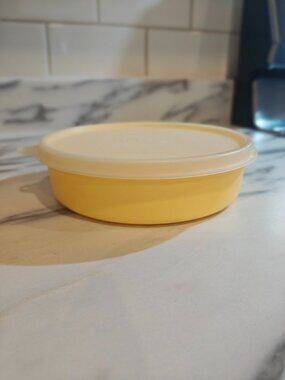 Vintage Tupperware Little Wonders Bowl 1551-4A Yellow Food Storage Container